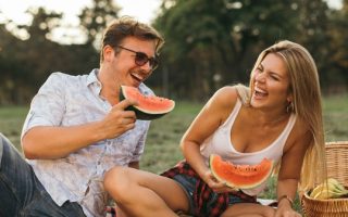 What to Look For and Tips for a Successful First Date