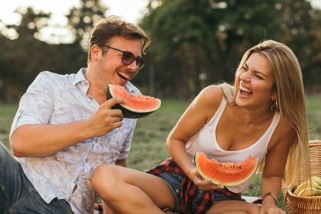 What to Look For and Tips for a Successful First Date