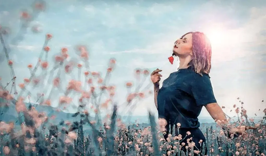 How to Become a Woman Full of Feminine Charm